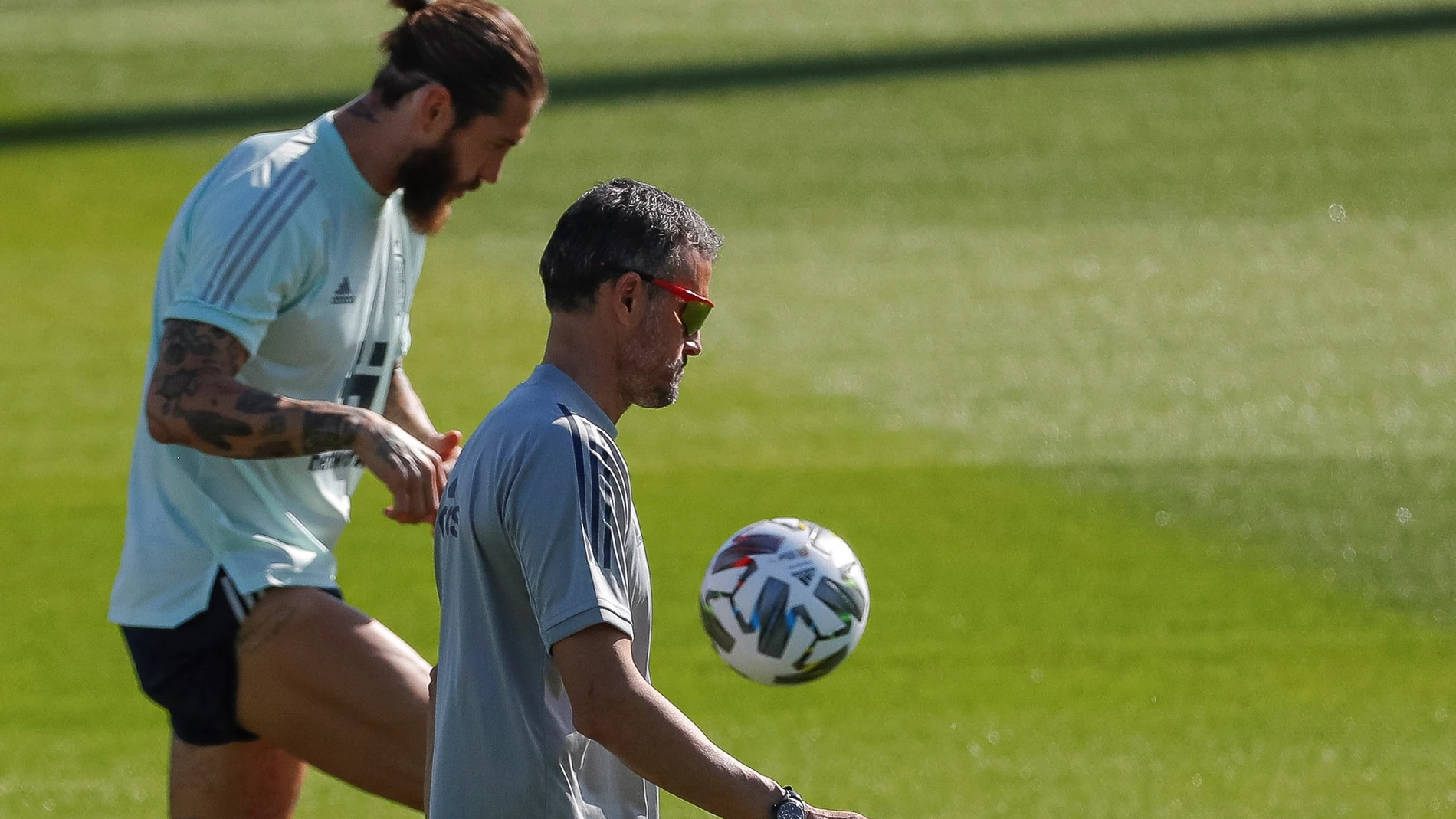 Sergio Ramos y Luis Enrique, en un entrenamiento de la selección.