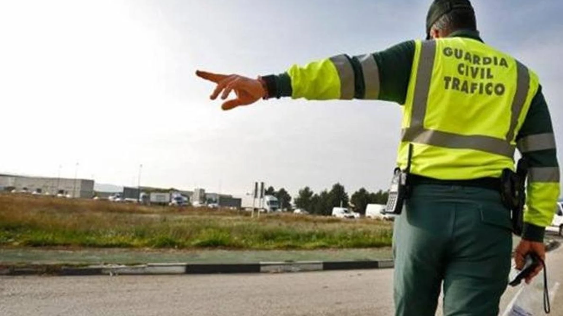 El consejero y el viceconsejero de Cultura salen ilesos de un accidente sin heridos en la A-62