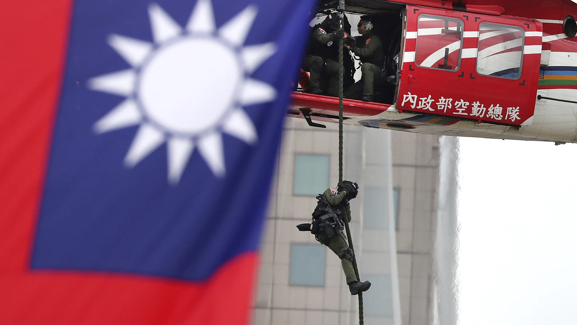 Fuerzas especiales del Ejército chino durante el Dia Nacional de Taiwán