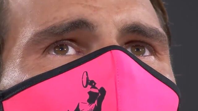 Nadal, emocionado en el podio tras conquistar su decimotercer Roland Garros
