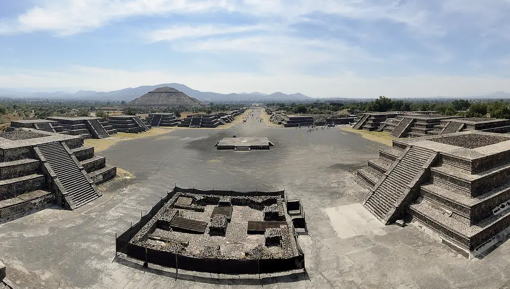 Imagen panorámica de las pirámides de Teotihuacán.