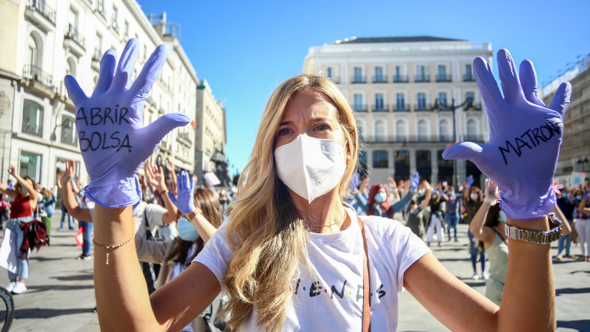 Una enfermera durante la manifestación que bajo el lema "La vocación no justifica la explotación"