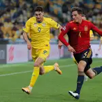 Pau Torres, en un partido de la selección española contra Ucrania.