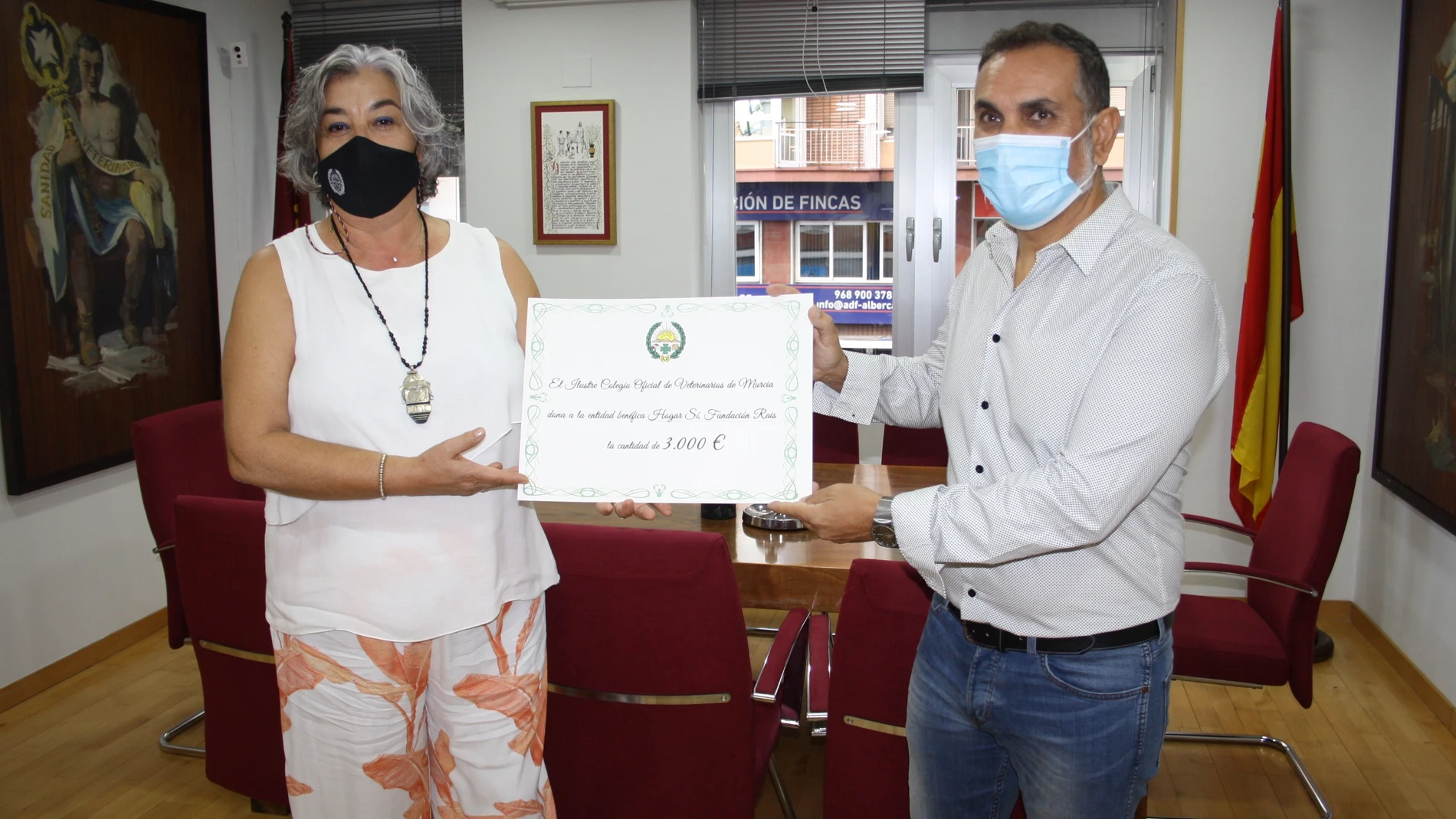 Los Veterinarios de Murcia donan 3.000 euros a la entidad social “HOGAR SÍ”