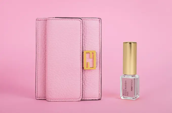 ¿Te imaginas que tu bolso de Fendi fuera el mejor perfume? Esta es la simbiosis perfecta entre moda y perfumería