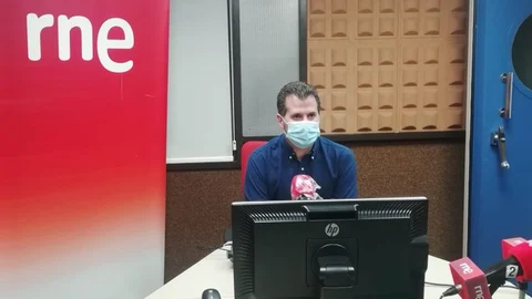 El secretario general del PSOE de Castilla y León, Luis Tudanca, en los estudios de RNE