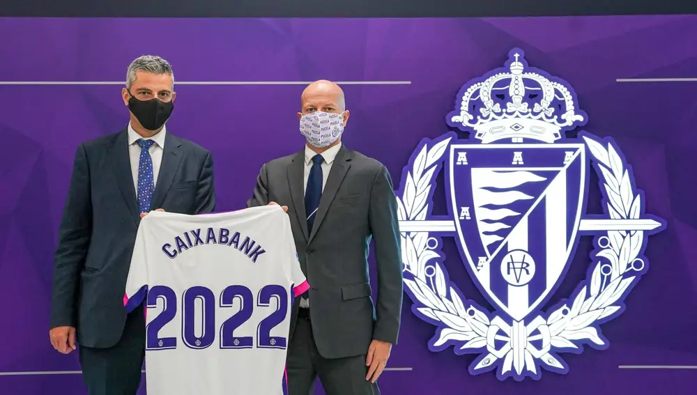CaixaBank y el Real Valladolid CF han firmado un nuevo acuerdo de colaboración mediante el cual la entidad financiera ha renovado su condición de patrocinador oficial del Real Valladolid