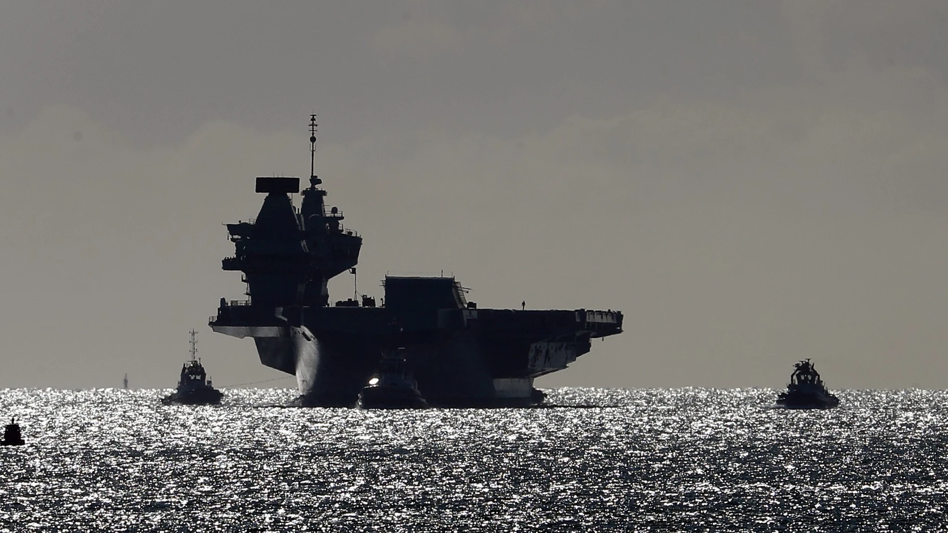 El portaaviones HMS Queen Elizabeth saldrá el próximo mes hacia Asia