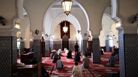 Vista del interior de la mezquita Al Riad, en Rabat,.-EFE/Mohamed Siali