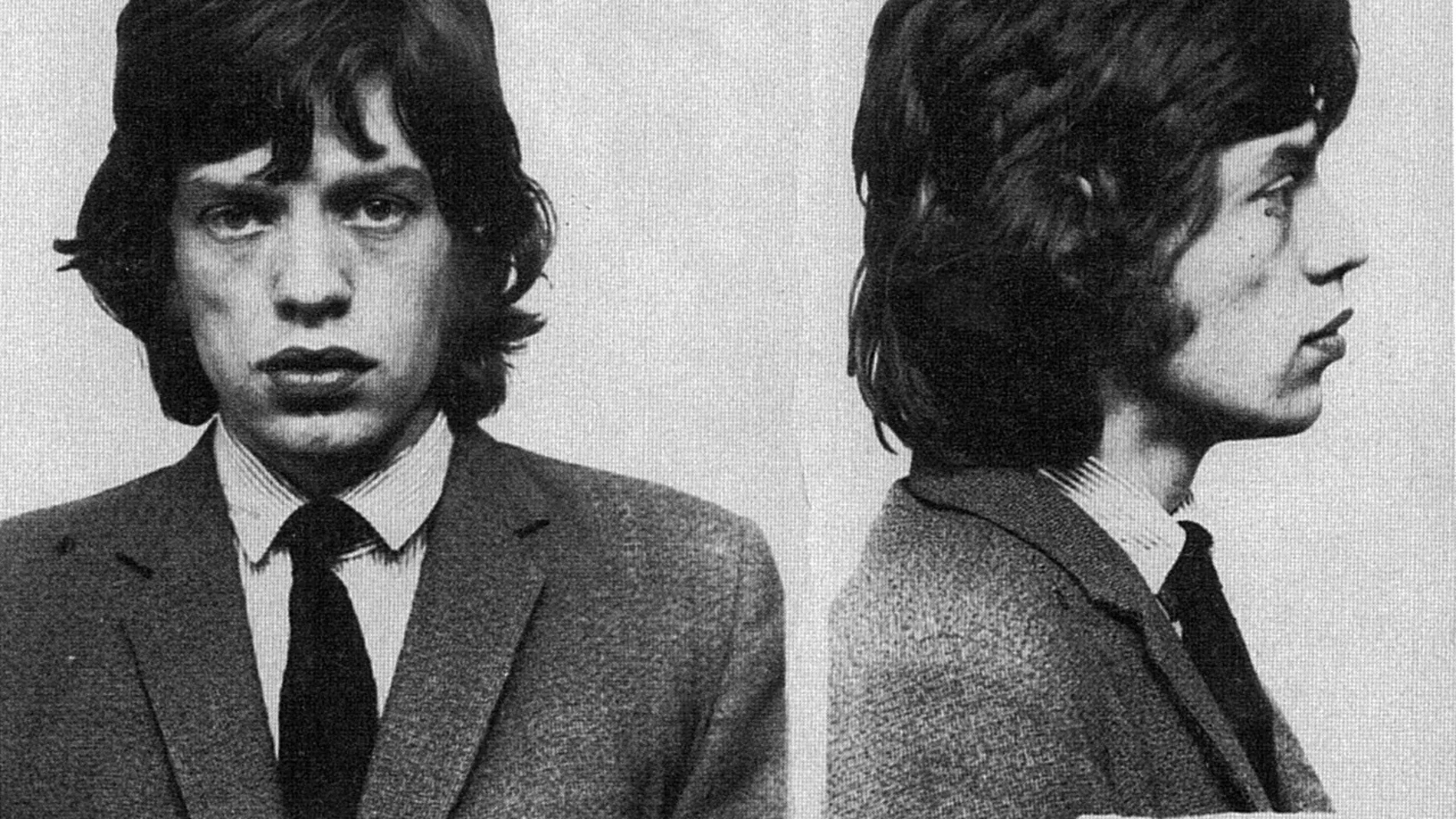 Ficha policial de Mick Jagger tomada en 1967 después de ser arrestado por llevar drogas a casa de Keight Richard