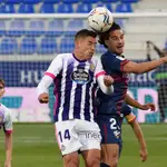  El Valladolid tira otro partido ante un Huesca que remonta dos goles