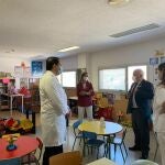 El consejero de Salud y Familias, Jesús Aguirre, visita el hospital La Inmaculada de Huércal- Overa (Almería)
