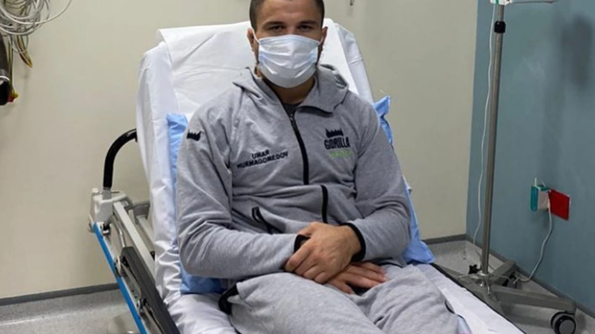 Umar Nurmagomedov, primo de Khabib, en el hospital de Dubái donde está ingresado.