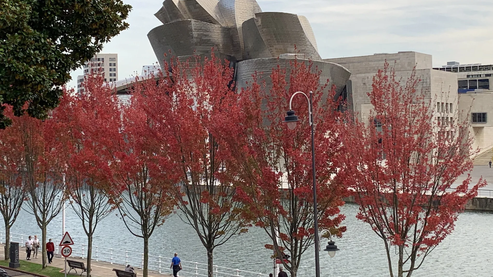 Las temperaturas y los cielos sin lluvia permitirán paseos por muchas de las ciudades españolas