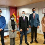 El consejero de la Presidencia, Ángel Ibáñez, recibe a la nueva junta directiva de CSIF