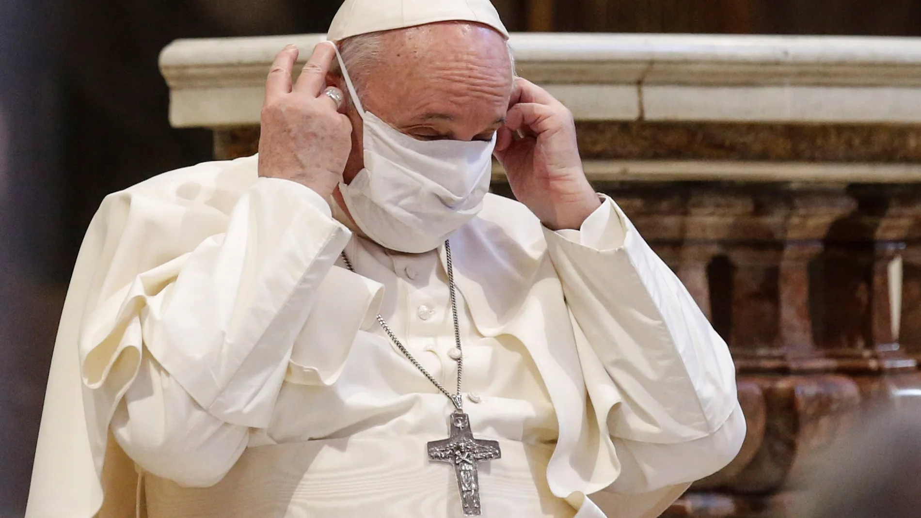 30 organizaciones católicas expresan su preocupación al Papa por las  políticas “profundamente divisivas” de Sánchez