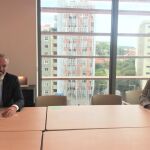 El director de AgroBank, Carlos Seara, y la presidenta de la Plataforma Tecnológica del Vino, Mireia Torre, suscriben el acuerdo