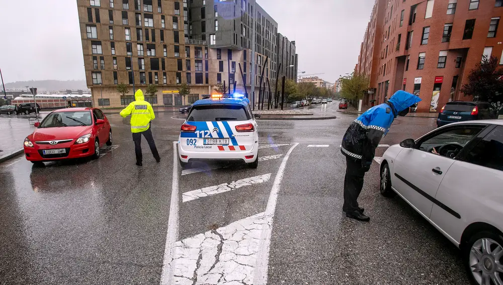 Agentes de la Policía Local realizan controles de movilidad en Burgos