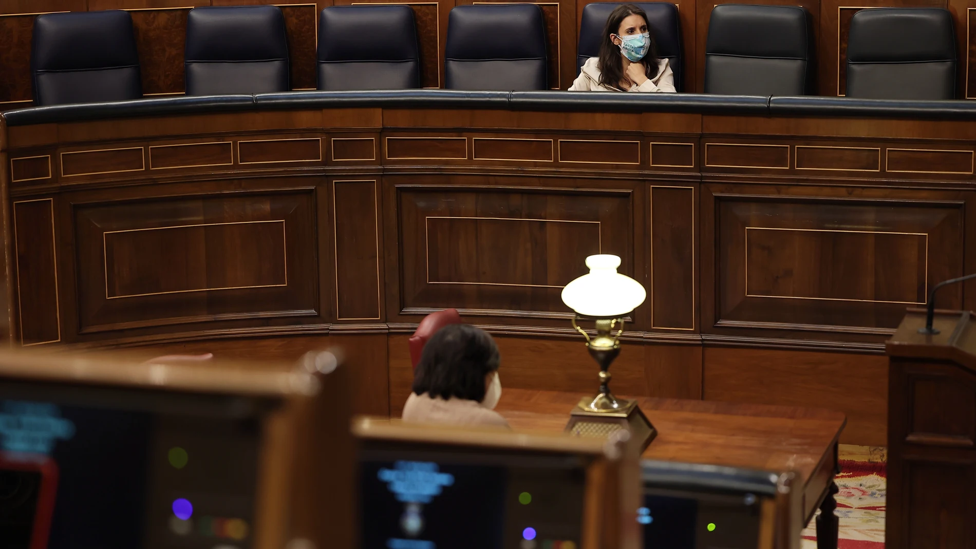 La ministra de Igualdad, Irene Montero, durante el pleno en el que se debate la moción de censura planteada por Vox, en el Congreso de los Diputados