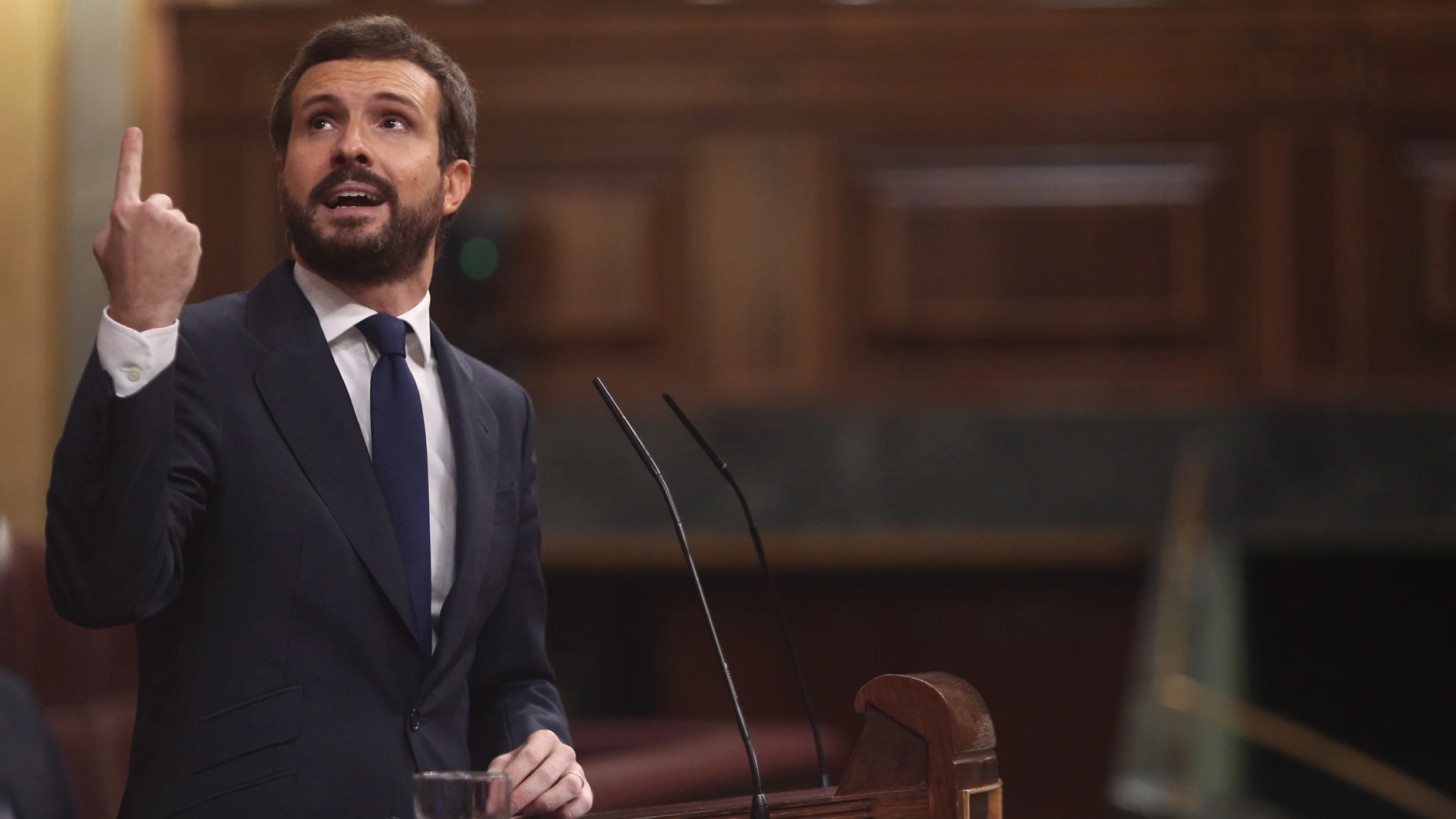 El presidente del PP, Pablo Casado, interviene durante la segunda sesión del pleno en el que se debate la moción de censura