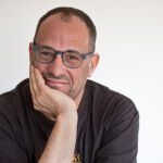 Alejandro Schujman es un psicólogo especializado en el vínculo que participa de nuevo en el Congreso Convivir con un adolescente, misión posible. En él participará con la ponencia El arte de soltar al adolescente.