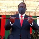 El presidente de Malawi Lazarus Chakwerae, el día de su investidura, en julio