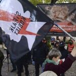 Activistas polacas por el derecho al aborto se manifiestan frente al Tribunal Constitucional en Varsovia