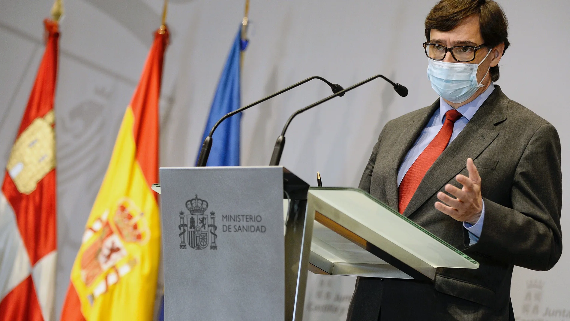 El ministro de Sanidad, Salvador Illa, da una rueda de prensa conjunta con presidente de la Junta de Castilla y León, Alfonso Fernández