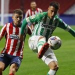 Cristian Tello con el Betis frente al Atlético de Madrid.