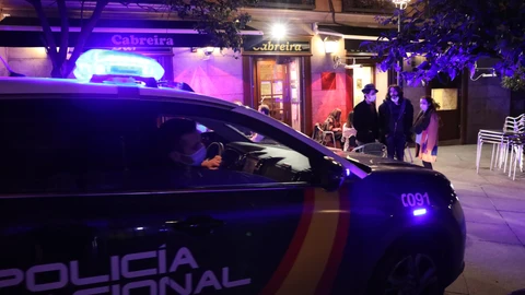 24/10/20 Madrid. CentroPrimera noche del toque de queda, de 24:h a 6:00 am, impuesto para combatir la pandemia de la Covid-19. Bares, terrazas y restaurantes.@Cipriano Pastrano