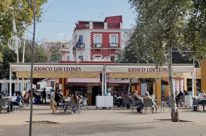 Veladores en la zona de la Alameda de Hércules en Sevilla