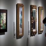 Una mujer observa la obras que forman parte de la exposición "Expresionismo alemán en la colección del barón Thyssen-Bornemisza" en Museo Nacional Thyssen-Bornemisza en Madrid