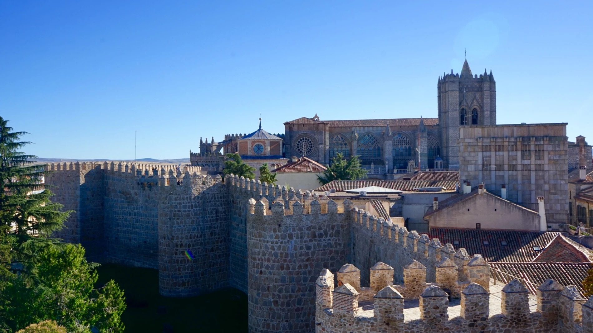 Murallas y Catedral de Ávila, la capital "más alta" de España