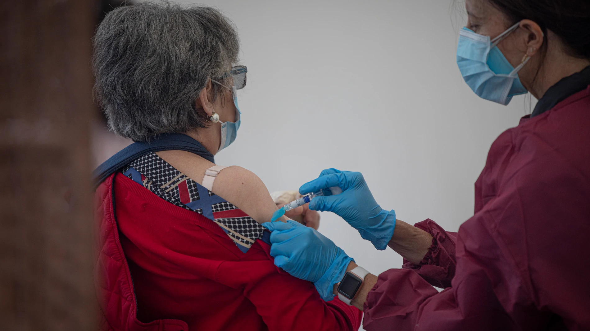 Murcia apunta a centros de salud y residencias como primeros en administrar la vacuna Covid