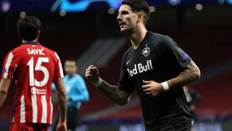 Dominik Szoboszlai celebra un gol frente al Atlético de Madrid.