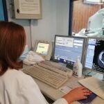 Hospital Universitario Virgen del Rocío ha evaluado el rendimiento de más de 300 TC de tórax prequirúrgicos hechos en el centro para detectar Covid-19