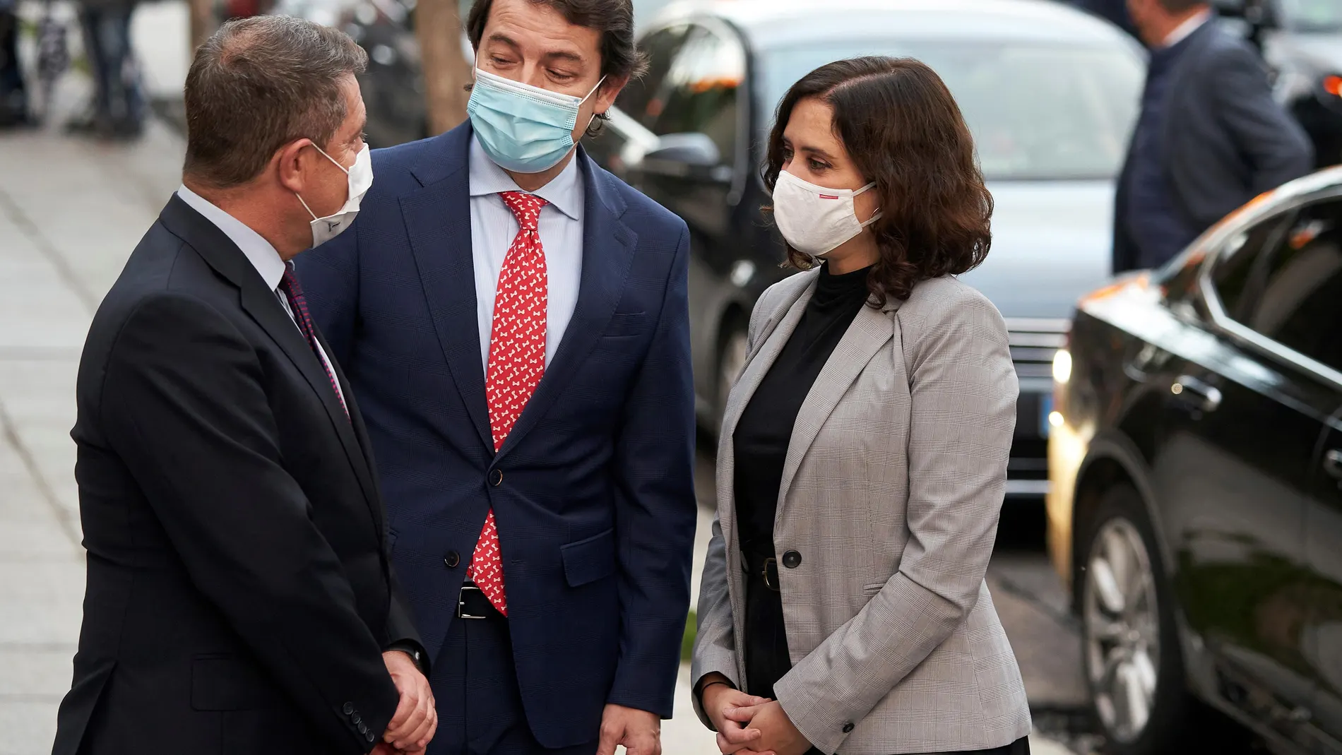 El presidente de la Junta de Castilla y León, Alfonso Fernández Mañueco, se reúne con los presidentes de la Comunidad de Madrid, Isabel Díaz Ayuso, y del Gobierno de Castilla-La Mancha, Emiliano García-Page