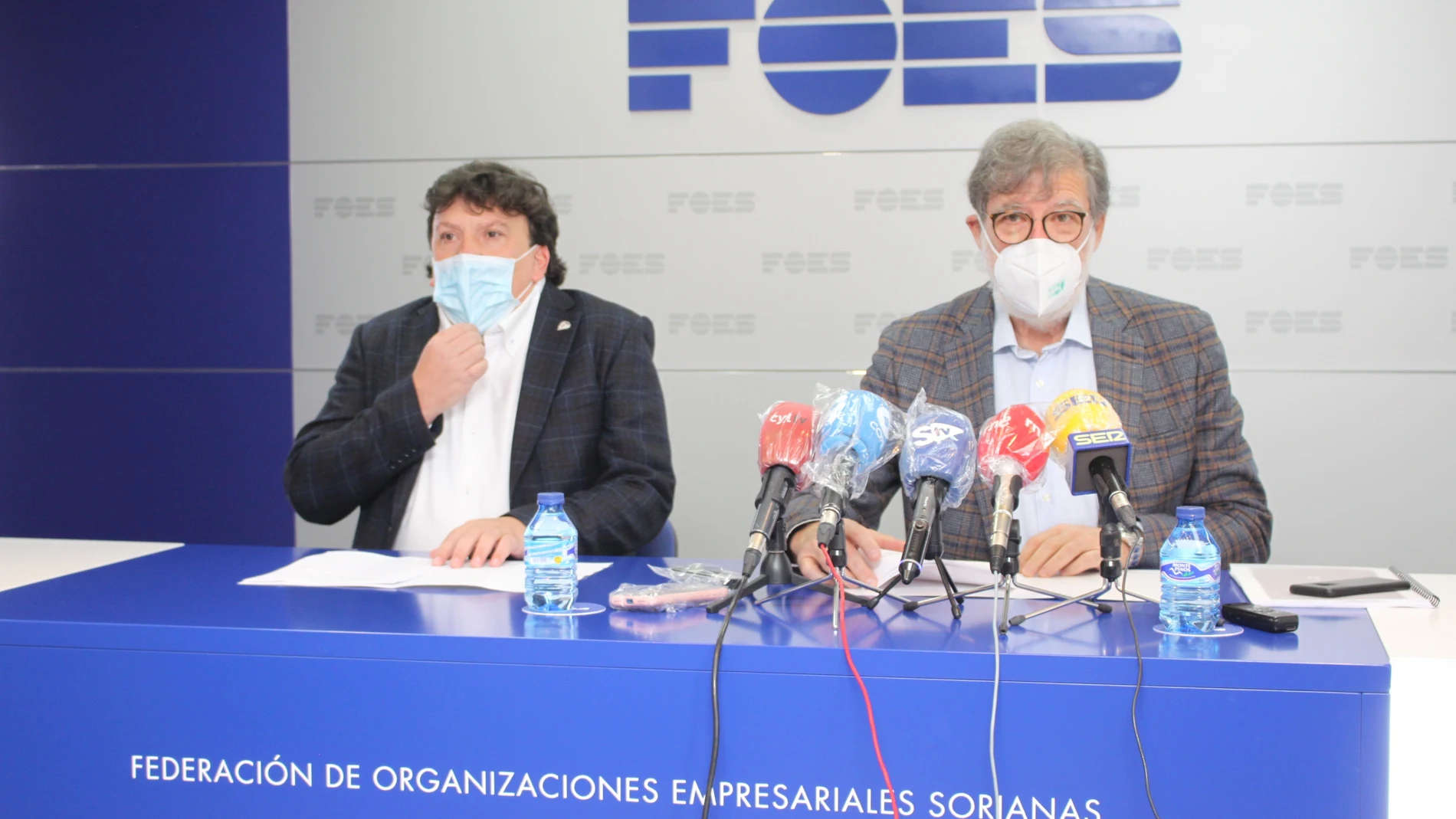 Jesús Cedazo (izda) y Santiago Aparicio presentan la instalación de la empresa Pistelli