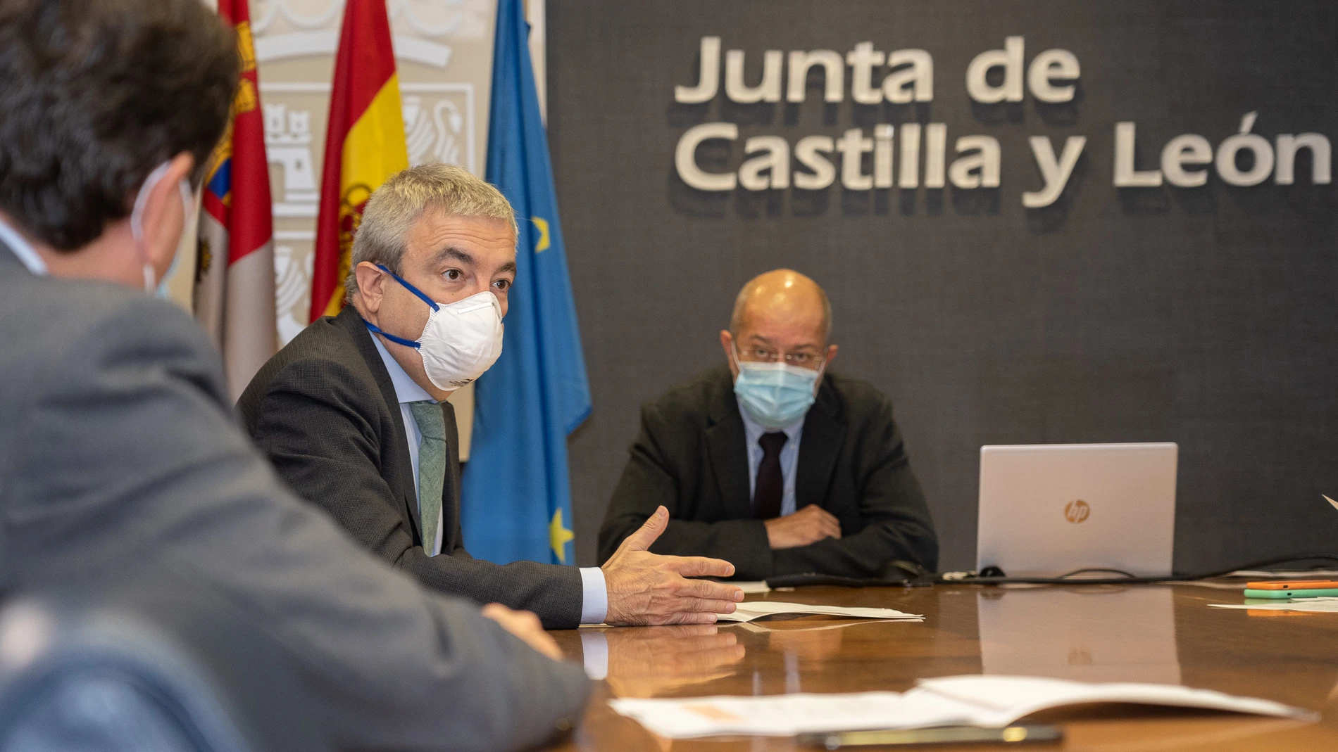 El vicepresidente, portavoz y consejero de Transparencia, Ordenación del Territorio y Acción Exterior, Francisco Igea, y los consejeros Fernández Carriedo y Ana Carlota Amigo se reúne con el eurodiputado Luis Garicano