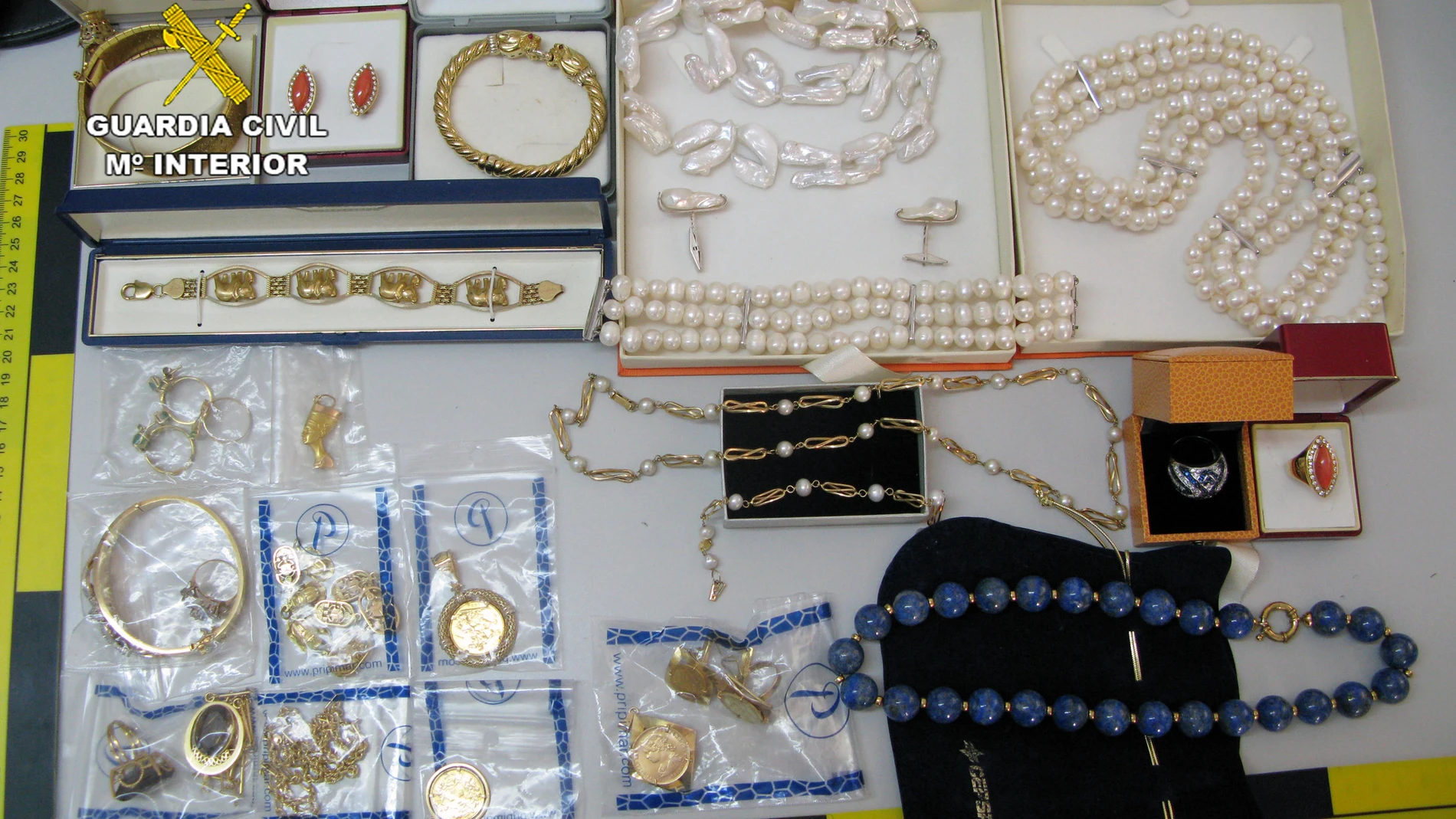 La Guardia Civil ha recuperado la práctica totalidad de las joyas sustraídas