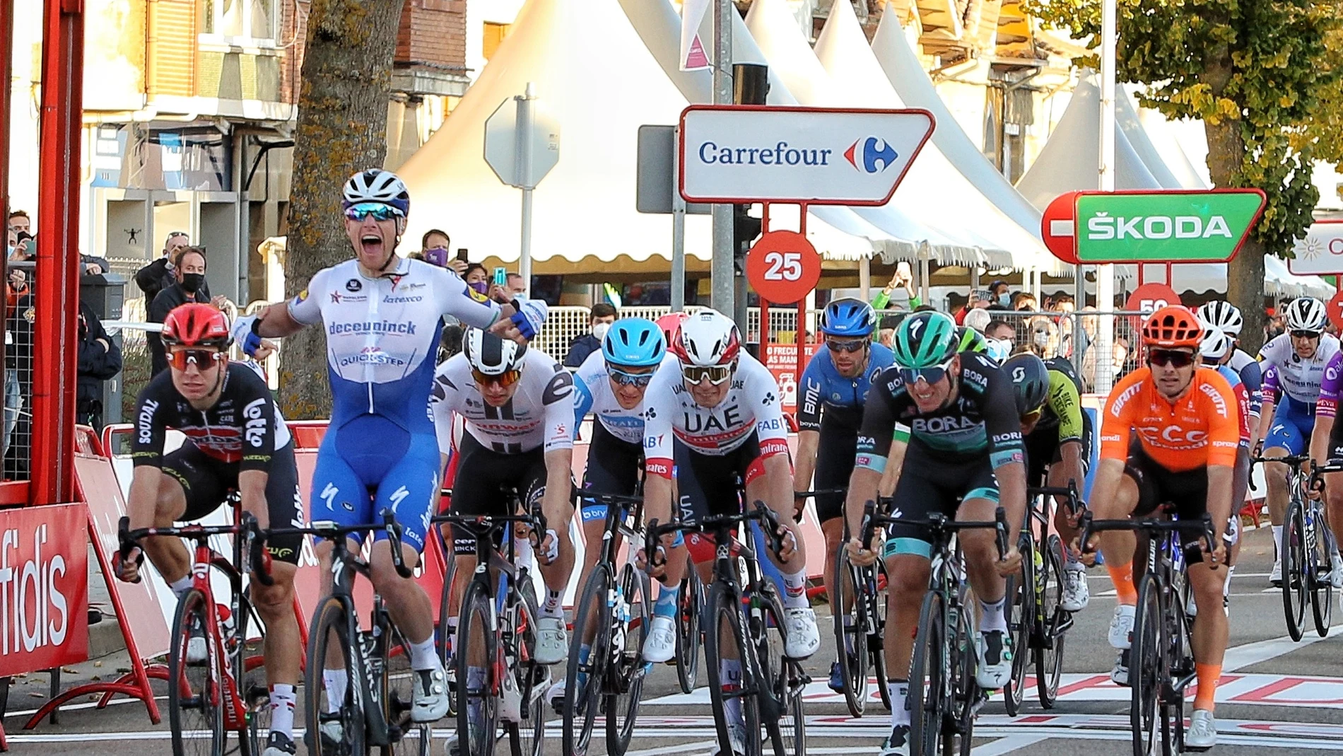 Llegada de la novena etapa de la 75 Vuelta Ciclista a España, que se disputa entre Castrillo del Val (Burgos) y Aguilar de Campoo (Palencia)