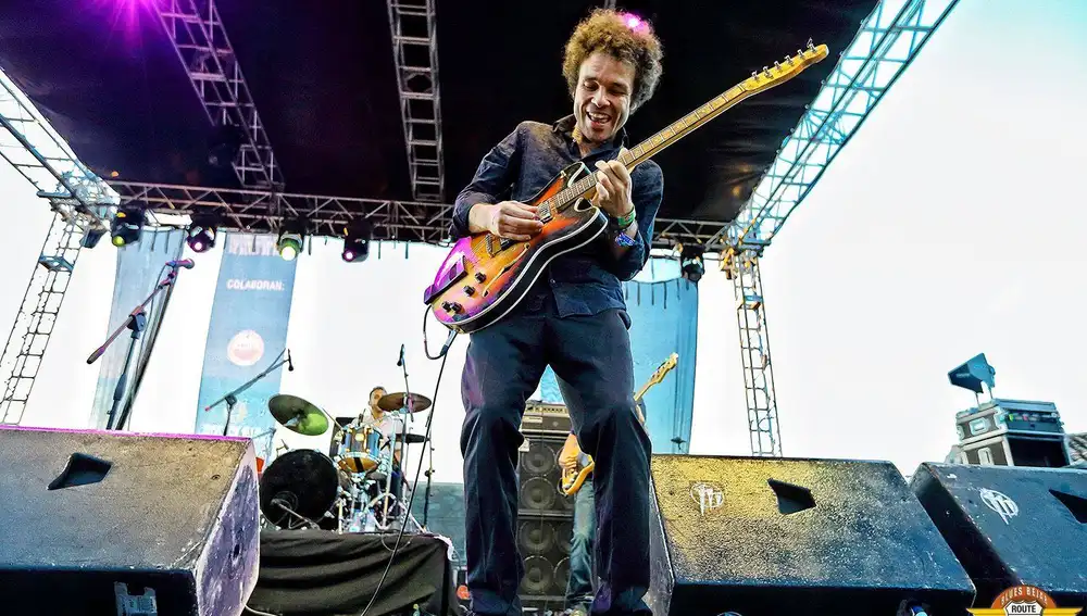 El guitarrista Adrián Costa