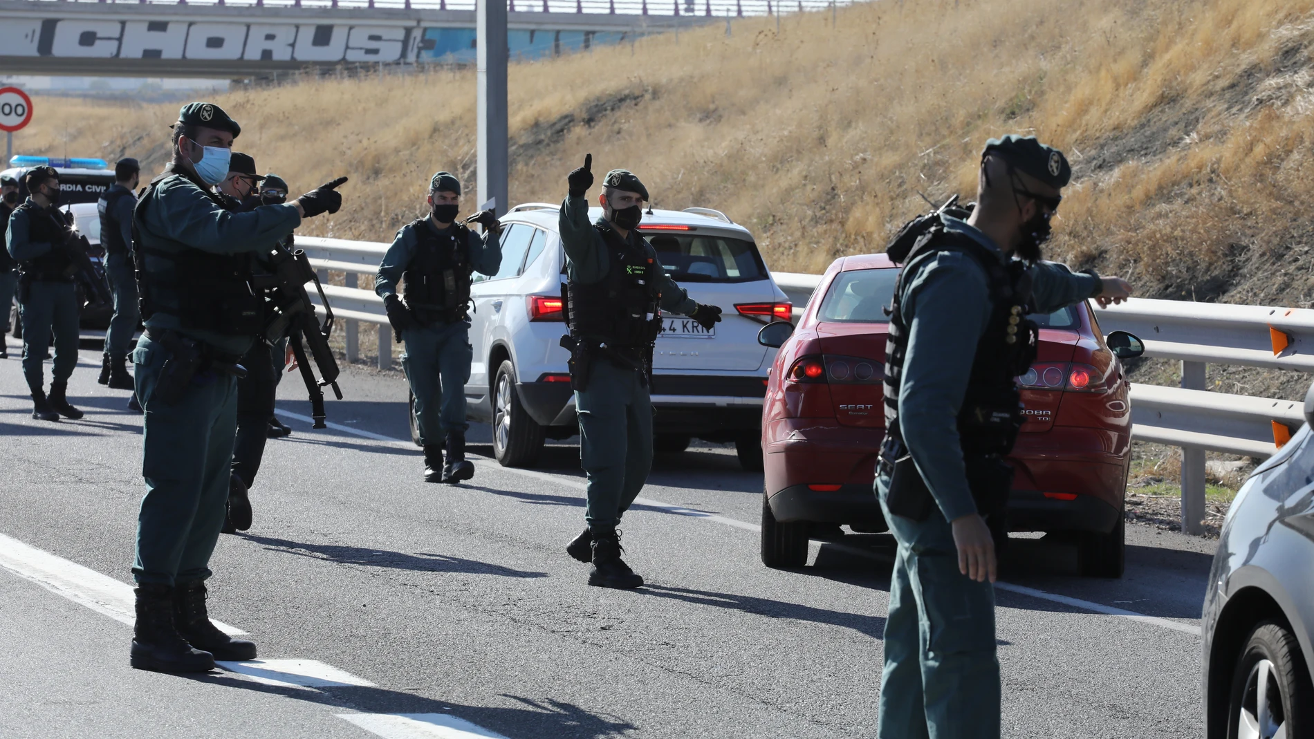 Control de la Guardia Civil de Toledo en la frontera ente Madrid y Castilla La Mancha.