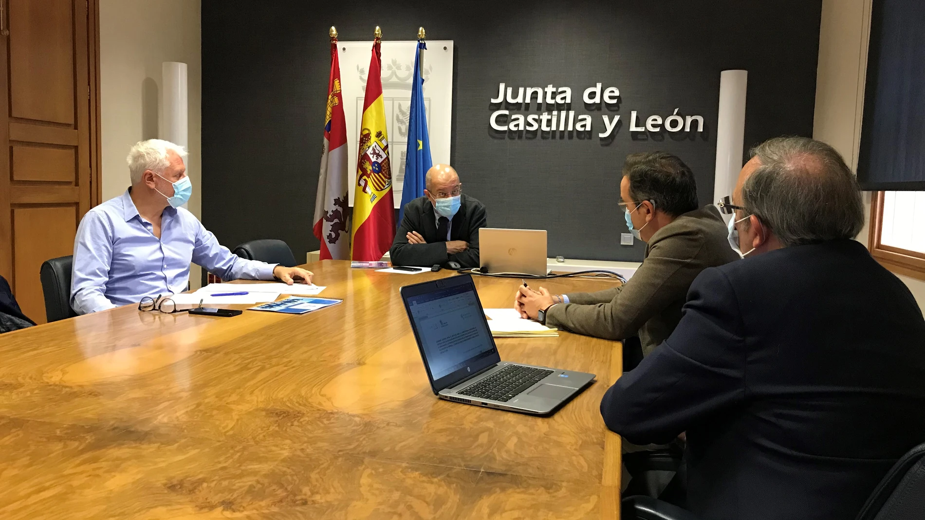 Encuentro del vicepresidente de la Junta, Francisco Igea, con representantes de Data Economy España