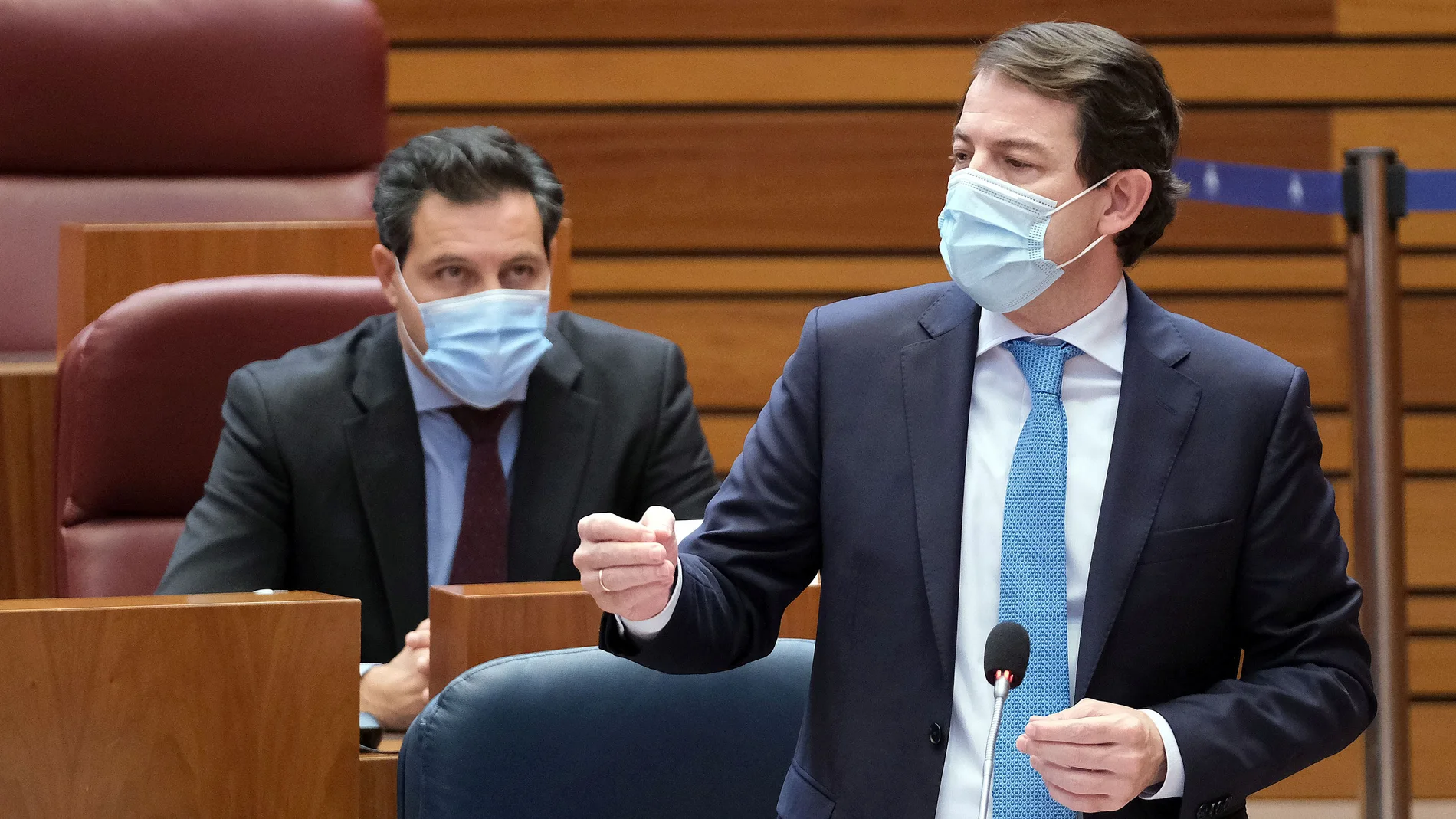 El presidente de la Junta, Alfonso Fernández Mañueco, durante una de sus intervenciones en el Pleno