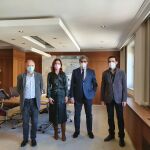 La consejera Ana Carlota Amigo alcanza un acuerdo con el presidente de Cecale, Santiago Aparicio; y los líderes sindicales Vicente de Andrés, de CCOO; y Faustino Temprano, de UGT