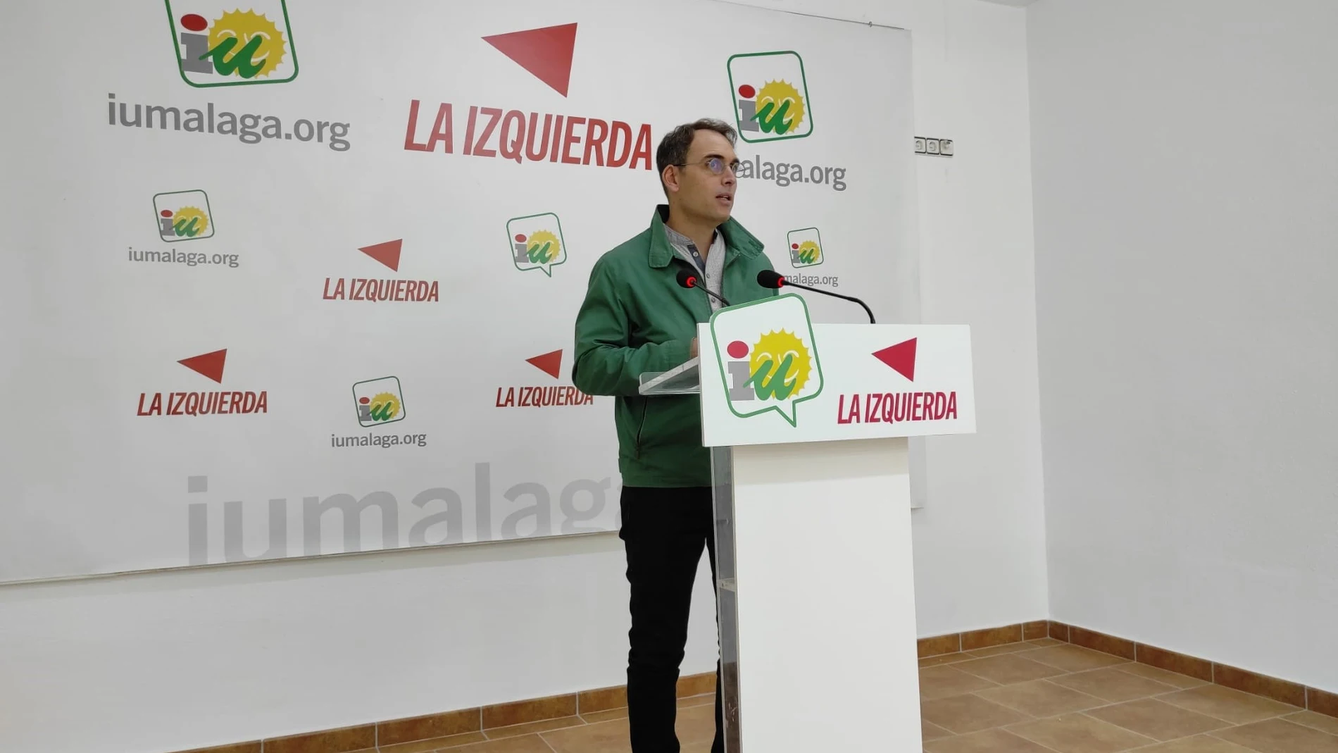 El coordinador general de IU Andalucía y portavoz de Adelante, Toni Valero, ha dado hoy una rueda de prensa en Málaga