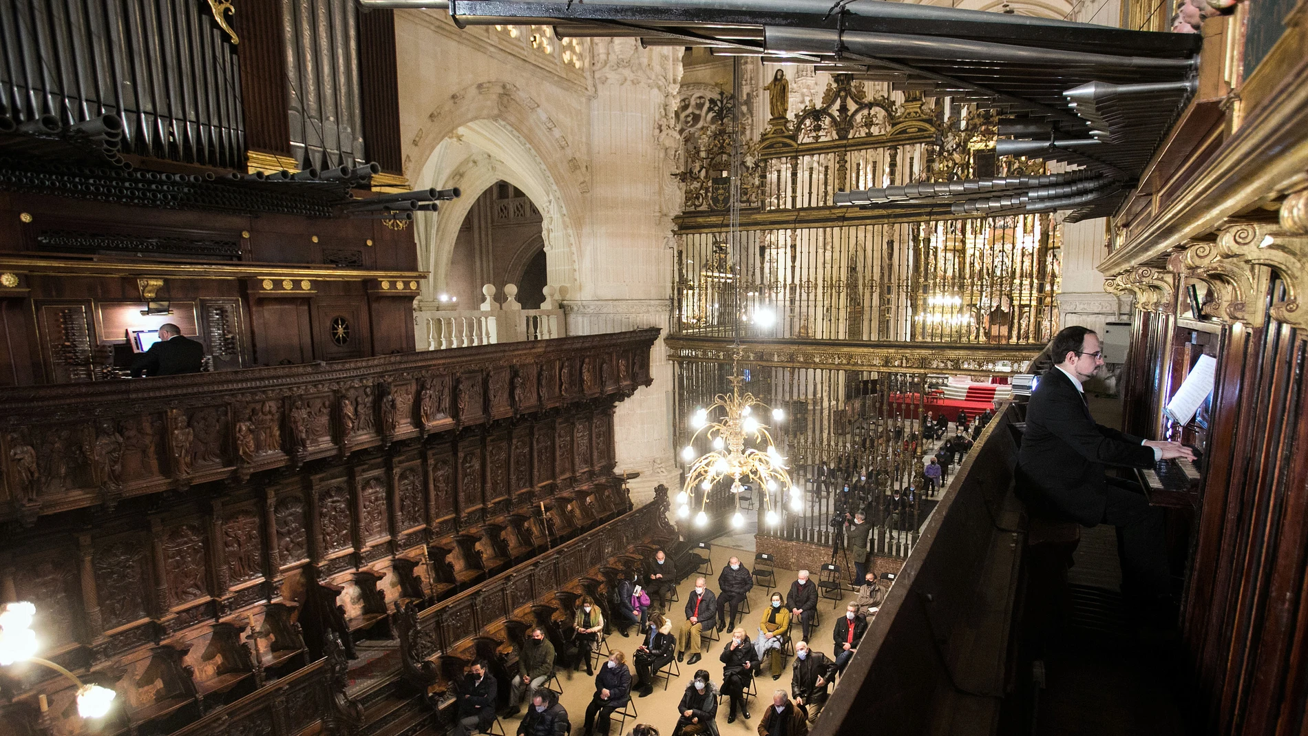 Concierto inaugural del Duelo de órganos de la Catedral de Burgos que en esta primera jornada está dedicado a los ritmos del Renacimiento y el Barroco y a la improvisación.