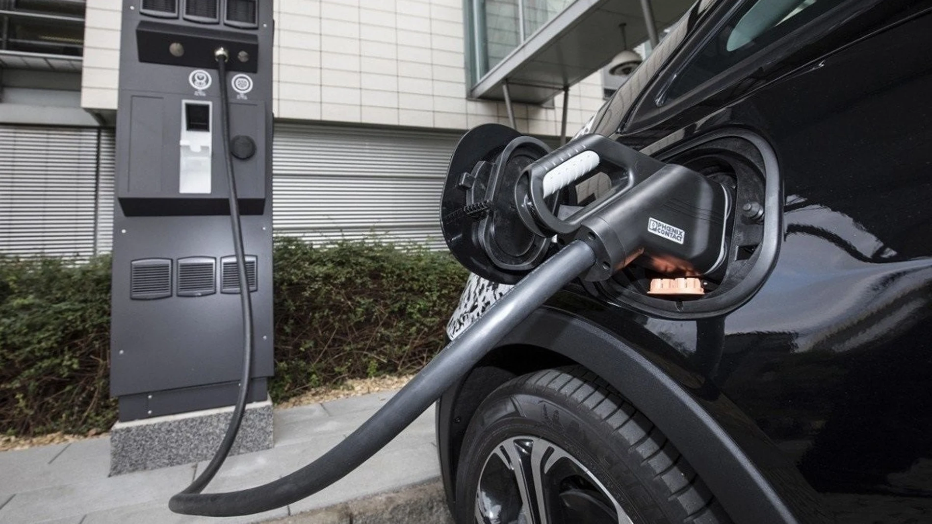 La Junta de Castilla y León potencia el parque automovilístico eléctrico