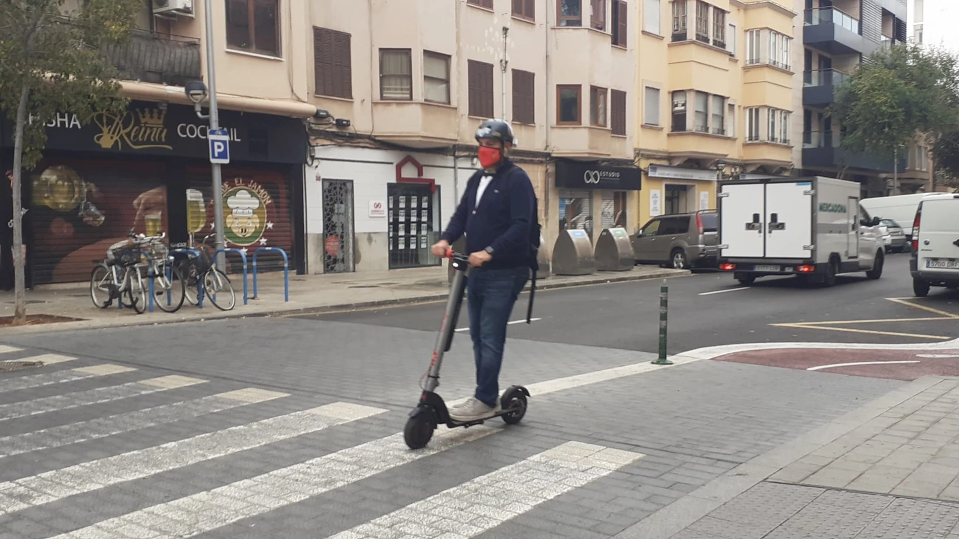 Pere Navarro descarta un examen para poder circular con patinete eléctrico